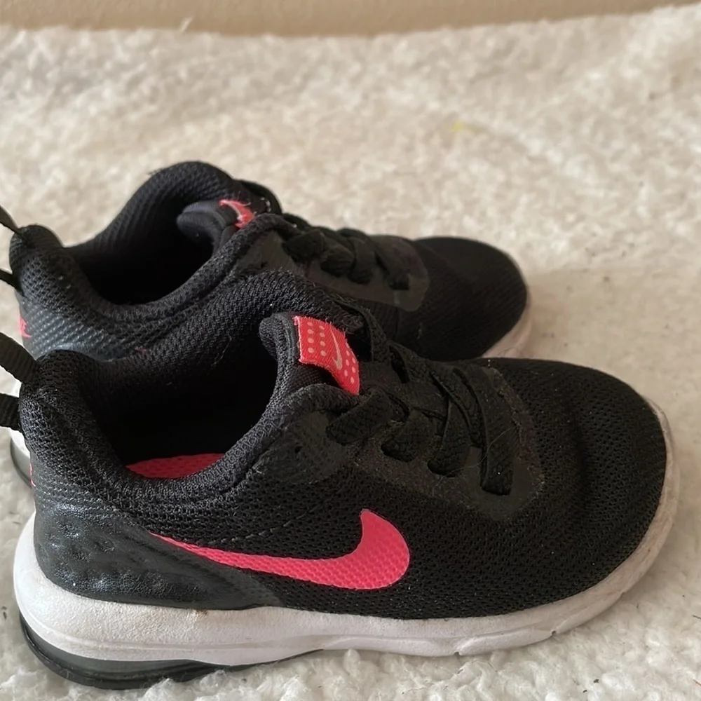 NIKE Air Sneakers Size 6C